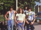 THE RAMONES RARE FULLY SIGNED PHOTO + COA JOEY DEE DEE