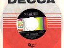 OUTCASTS garage rock 45 DECCA “Set Me Free” nice  HEAR