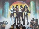 KISS Love Gun lp MINTY ORiGiNaL with ALL INSERTS RaRe