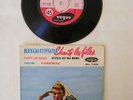 Vinyl 45T JOHNNY HALLYDAY CHANTE LES FILLES 4 TITRES