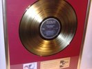 David Bowie scary monsters goldene Schallplatte record