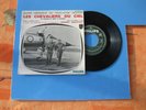 RARE 45t  ORIGINAL JOHNNY HALLYDAY LES CHEVALIERS DU CIEL NOIR ET BLANC