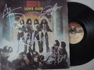 KISS  SIGNED  LOVE GUN  ALBUM