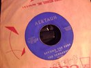 TORNADOES Aertaun VINYL Surf Garage 45-100 Bustin' Surfboards / Beyond the SURF
