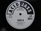 MR KNOW IT ALL ( 95 re lick )  / GREGORY  ISAACS  / orig  ACID JAZZ  10 in  1995