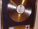 Bee Gees One goldene Schallplatte Robin Barry Maurice Gibb