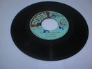ROBIN/STAND ON YOUR OWN - LLOYD YOUNG [ROOTS REGGAE] 7