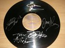 VINYL LP RECORD SIGNED BY IRON MAIDEN