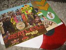 LP: The Beatles - Sgt. Pepper's lonely hearts club band, rotes Vinyl, RI, 1,--