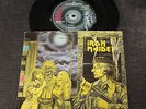 IRON MAIDEN - WOMEN IN UNIFORM  7