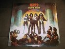 KISS LP-SEALED LOVE GUN-ORIG 1977-US PRESS NBLP-7057-ALL INSERTS-GUN-ROCK LPs