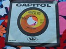 DAISIES COLD WAVE/PUT YOUR ARMS AROUND ME HONEY 45 CAPITOL 5667 NORTHERN SOUL