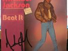 AUTOGRAPHE SIGNED DEDICACE MICHAEL JACKSON  45T  BEAT IT autograph