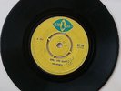 UNIQUES - GIRLS LIKE DIRT // GLEN ADAMS - SHE IS LEAVING / BLUE CAT 45 RPM