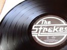 THE STROKES - is this it - VINYL LP First EU Press 2001 Neuwertig