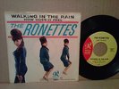 THE RONETTES - Walking In The Rain - 45 - PHILLES - Rare Picture Sleeve - HEAR