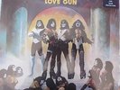 KISS - LOVE GUN - USA ISSUE + CUT OUT GUN + “BANG”BANG” INSERT + INNER - MINT