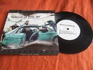 Queens Of The Stone Age: The Lost Art Of Keeping A Secret 7