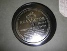 LIONEL HAMPTON RCA VICTOR 78 RPM RECORD 26233 WIZZIN THE WIZZ / DENISON SWING