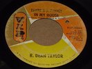 NORTHERN  SOUL 45 - R. DEAN TAYLOR - THERE'S A GHOST IN MY HOUSE - V.I.P.