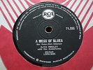 ELVIS PRESLEY 78 RPM IT'S NOW OR NEVER / A MESS OF BLUES SA 71.333