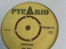 Orig Uk Pyramid Label 