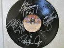 KISS SIGNED -  LOVE GUN VINYL ALBUM LP RECORD - GENE SIMMONS - PAUL STANLEY