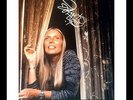 VERY RARE - JONI MITCHELL - FOLK LEGEND - ORIGINAL HAND SIGNED AUTOGRAPH