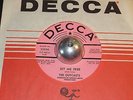 The Outcasts -Set Me Free- Garage 45 on Decca - Hear