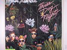 THREE DOG NIGHT: It's A Jungle LP (mini-LP, sl cover bends, EMI library toc) Ro