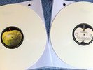 The Beatles - White Album - UK Pressing - Colored Vinyl - Apple Labels - NICE -