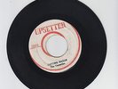 UPSETTER/CUTTING RAZOR  -  THE VERSATILES   (74  REGGAE ROOTS 7
