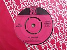 UK PYE 45 THE WOLVES AT THE CLUB DRIFTERS BEAT VERSION