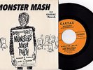 BOBBY (BORIS) PICKETT 45 rpm record MONSTER MASH with PICTURE SLEEVE