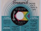 Mod Jazz 45 YOUNG HOLT TRIO Ain't There That Something Money Can't Buy NM HEAR