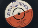 1710 CABLES-SALT OF THE EARTH-RING A BELL-TROJAN-1970 REGGAE 45 7