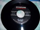 lee moses / Day Tripper / Reach Out I'll Be There / 45 rpm