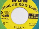 VIC AMES Kiss Her / Wonderful Feelings MGM 45 popcorn VG++ 7”