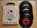 Carry A Tune 45 Rpm Vinyl Tote Record Holder Carry Case Incl 8 45's