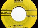 THE TEARS 45 She's Mine / Hurt VG++ Doo Wop e9203