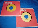 2 X SINGLE 45 DAVID BOWIE, JOVENES AMERICANOS, EPOCA DE ORO, VG+++  TO EX