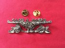 Guns n Roses PISTOLS pin Badge HEAVY METAL rock band RARE poker rox
