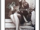 JONI.MITCHELL - MUSIC LEGEND - ORIGINAL HAND SIGNED AUTOGRAPH
