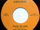 SHOWMEN 45 Valley Of Love / Let Her Feel Your Kiss VG++ Doo Wop ORIGINAL e0655