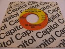 THE CHECKMATES, LTD. - KISSIN' HER AND CRYING FOR YOU/I CAN HEAR THE.. - CAPITOL