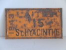 1943 St-HYACINTHE Quebec LAITERIE License Dairy PLATE #15