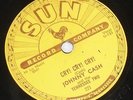 JOHNNY CASH / RARE 10 INCH SUN RECORD / HIS 1st RELEASE 1955 / SUN 221