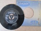 LITTLE RICHARD - THE GIRL CAN'T HELP IT / SHE'S GOT IT TRI-CENTRE 1956 1ST PRES