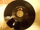 Elvis Presley That's All Right  /Blue moon of Kentucky RCA first Press. MINT