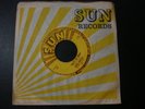 ELVIS PRESLEY THAT'S ALL RIGHT 45 BLUE MOON OF KENTUCKY SUN 209 ORIGINAL PUSH